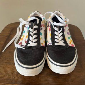 Kids Size 2 Vans Old Skool Sneakers (like new)